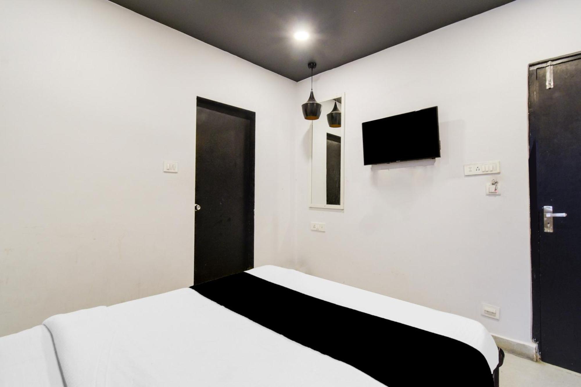 Hotel Super Townhouse Alwal Road Trimulgherry Esterno foto