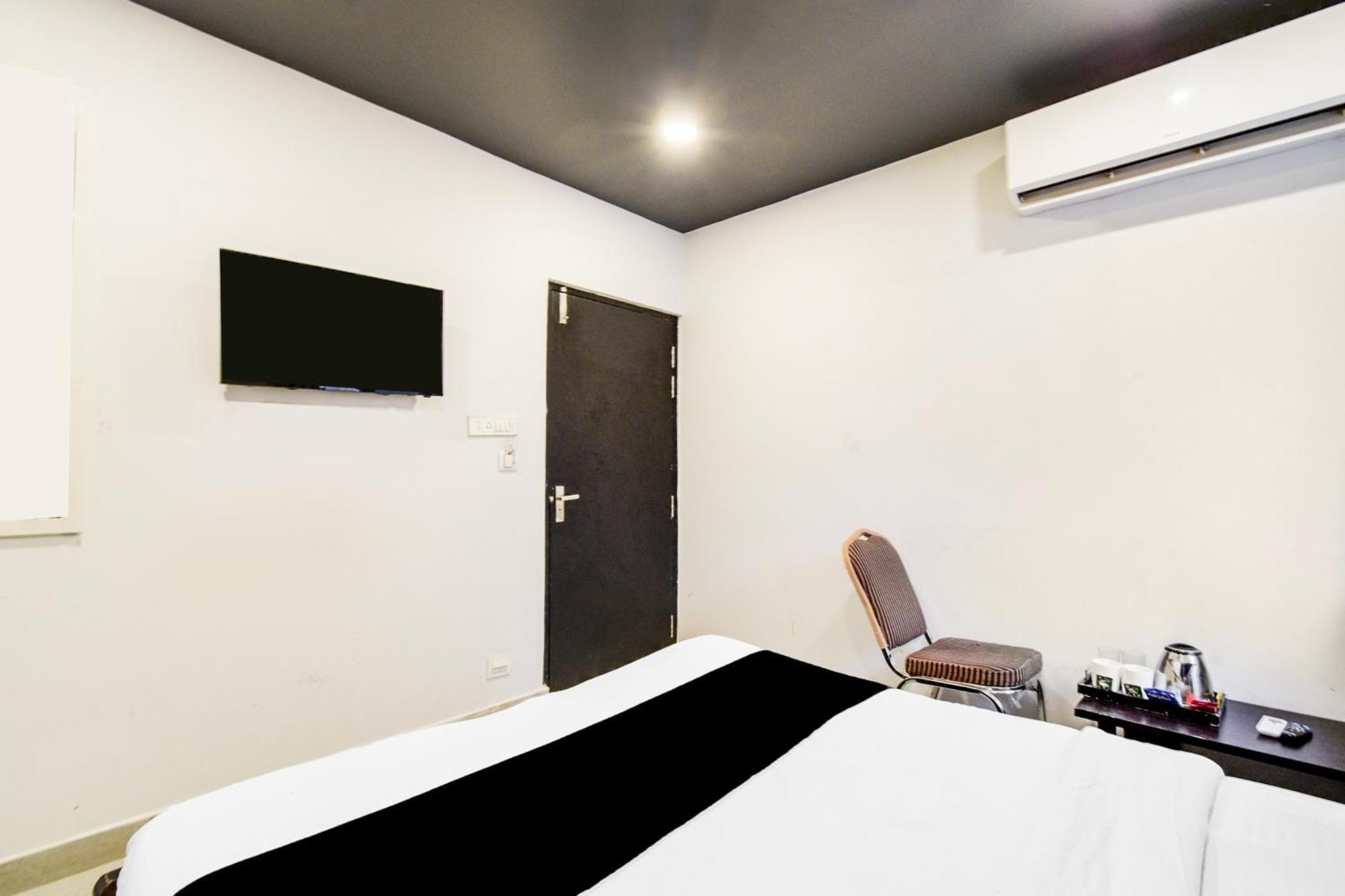 Hotel Super Townhouse Alwal Road Trimulgherry Esterno foto